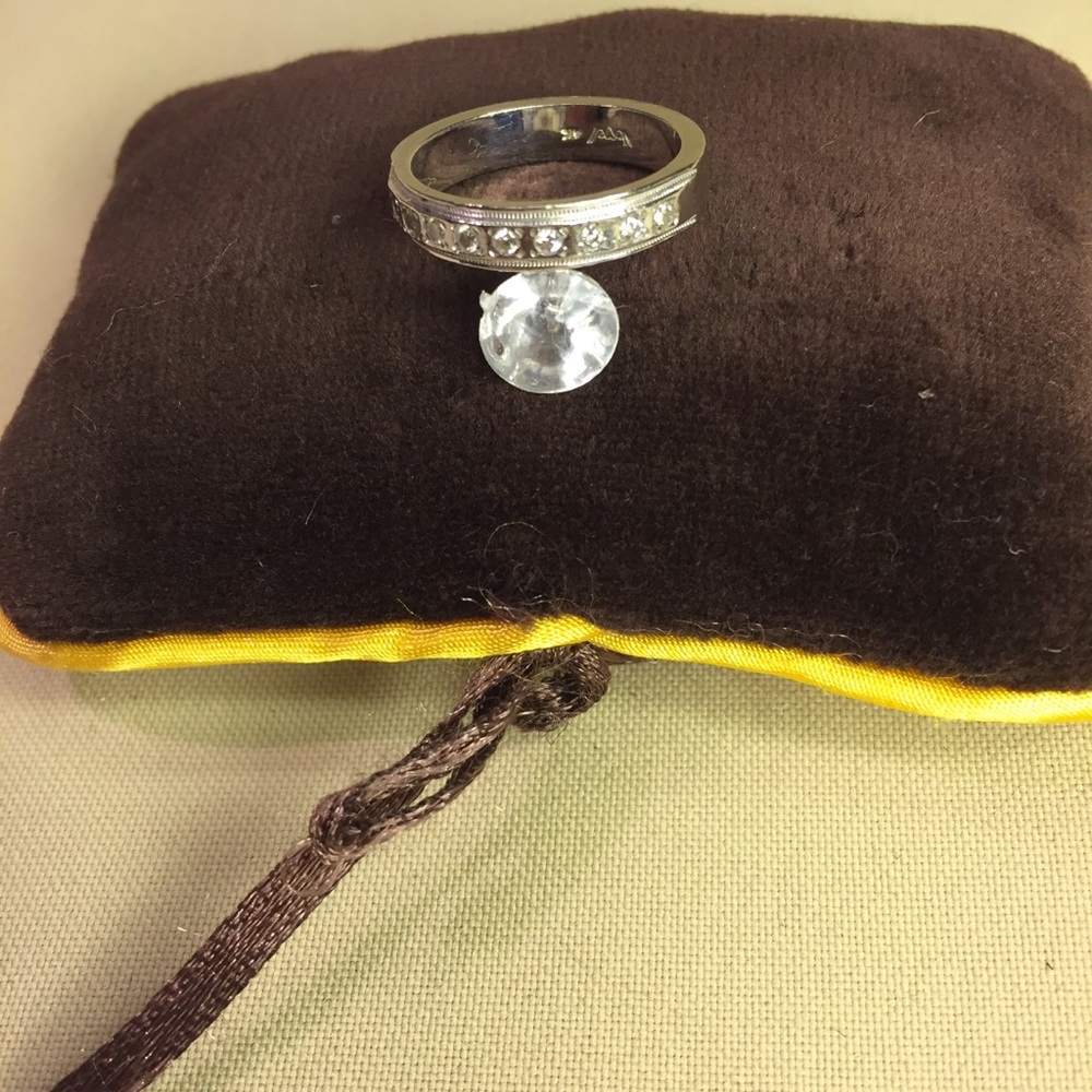 Vintage 14k white gold diamond band with 9 diamond